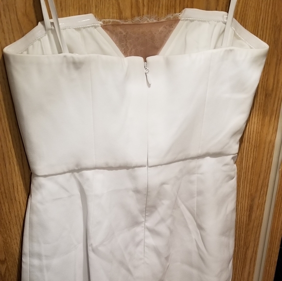 Short white dress - Picture 3 of 3